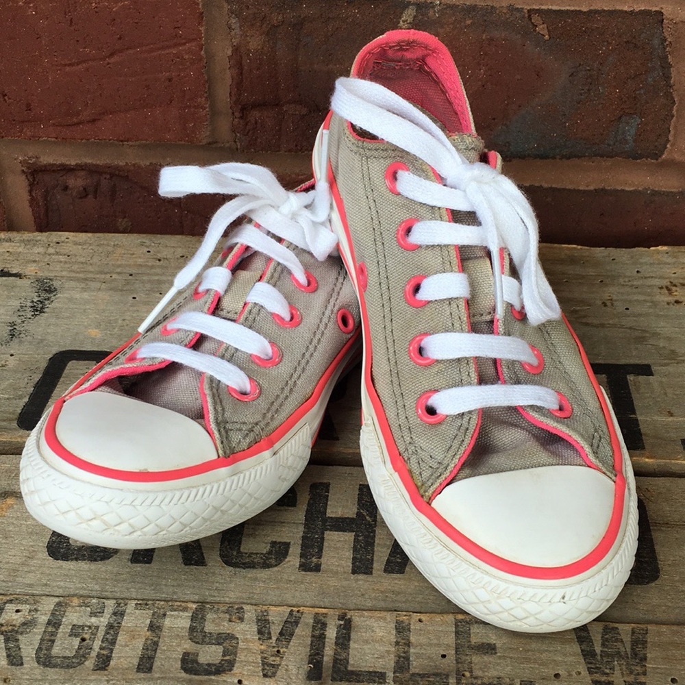 Girl’s Converse All Star